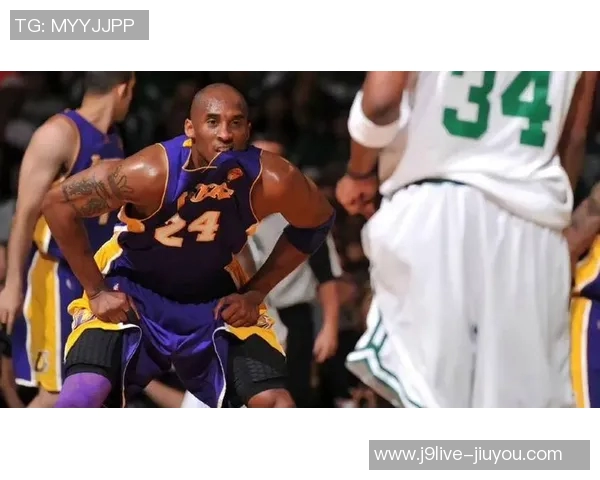 科比亲穿24号球衣拍出889万美元创纪录06年仅售10000美元 科比亲穿24号球衣拍出889万美元创纪录06年仅售10000美元