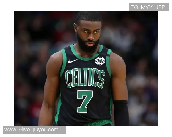 张佳玮点评杰伦布朗次节表现绿军实力展现超越战绩的深度分析 张佳玮点评杰伦布朗次节表现绿军实力展现超越战绩的深度分析