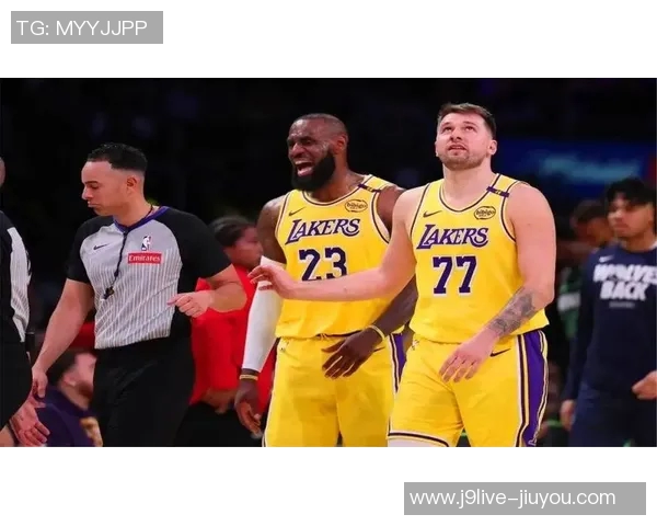 FIBA转发山寨球星合照引发热议大声喊出詹姆斯东契奇库里的名字 FIBA转发山寨球星合照引发热议大声喊出詹姆斯东契奇库里的名字