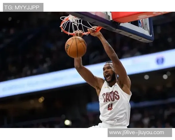 莫布里展现全能进攻能力接队友传球后外线三分精准命中 莫布里展现全能进攻能力接队友传球后外线三分精准命中