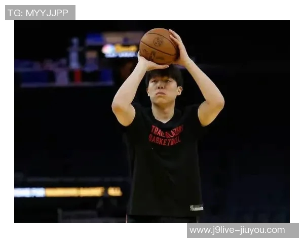 杨瀚森三节轻松出战21分钟高效拿下17分6板3助展现出色状态